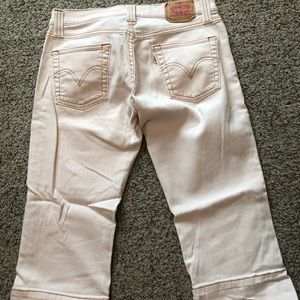 Pink Levi jean capri’s